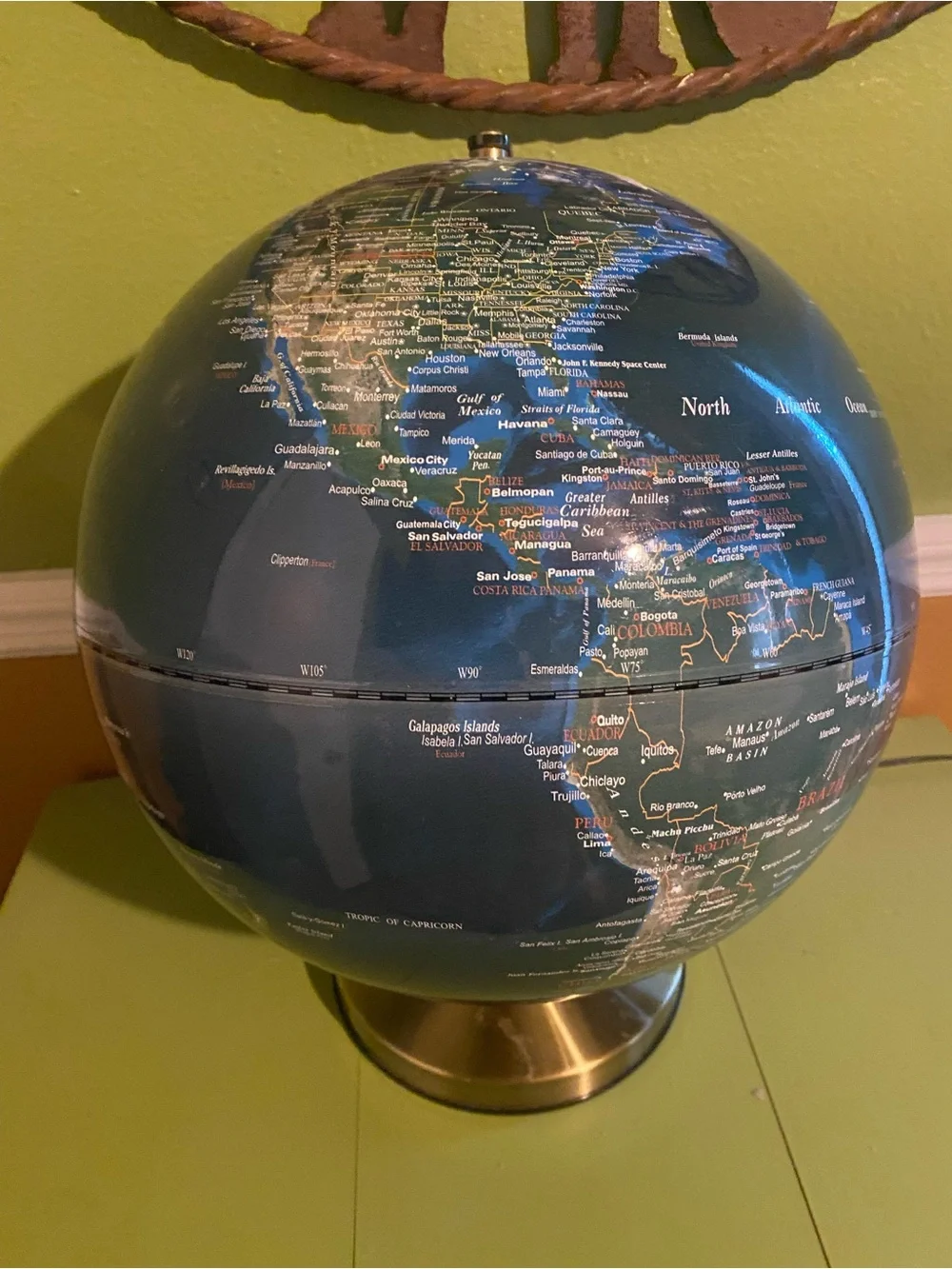 Gentlemen’s Hardware Illuminated Desk Globe